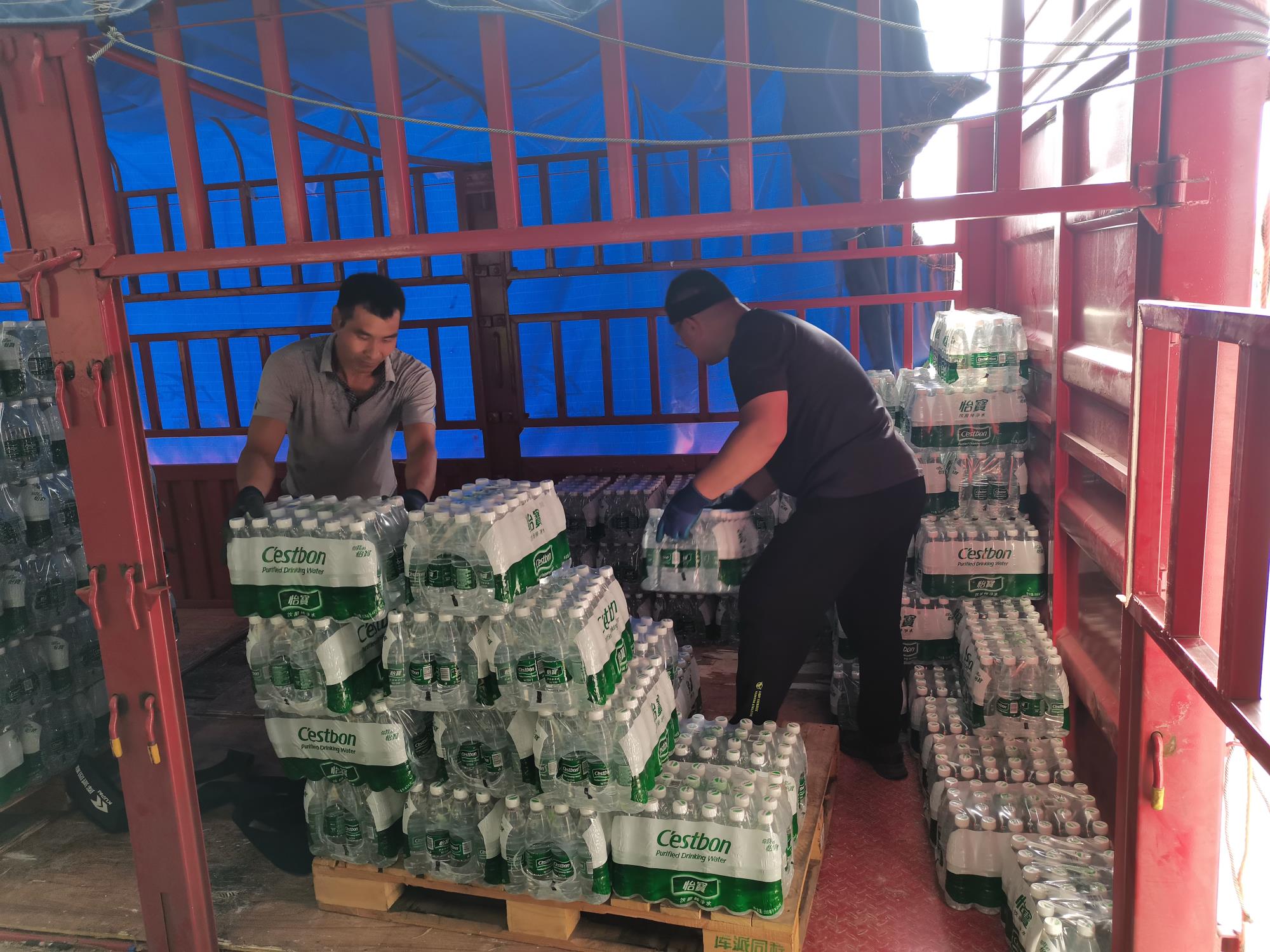 2裝車.jpg 2裝車.jpg